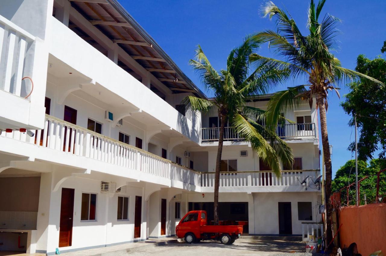 Hana Natsu Resorts Beach & Hotel Morong  Exterior photo